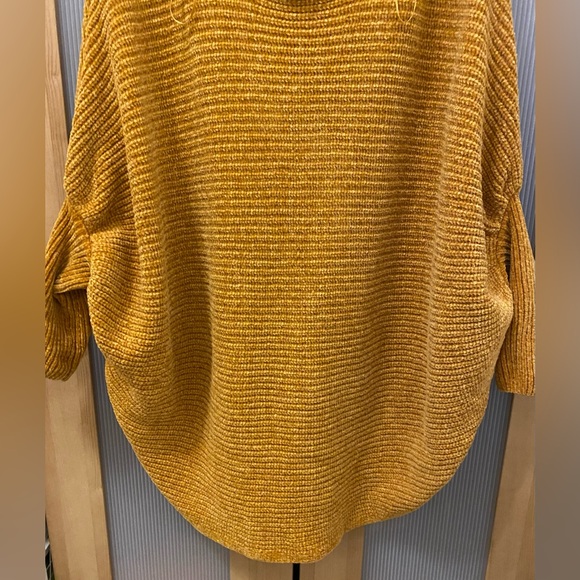 Favlux mustard oversized poncho top Size Medium - Picture 2 of 11